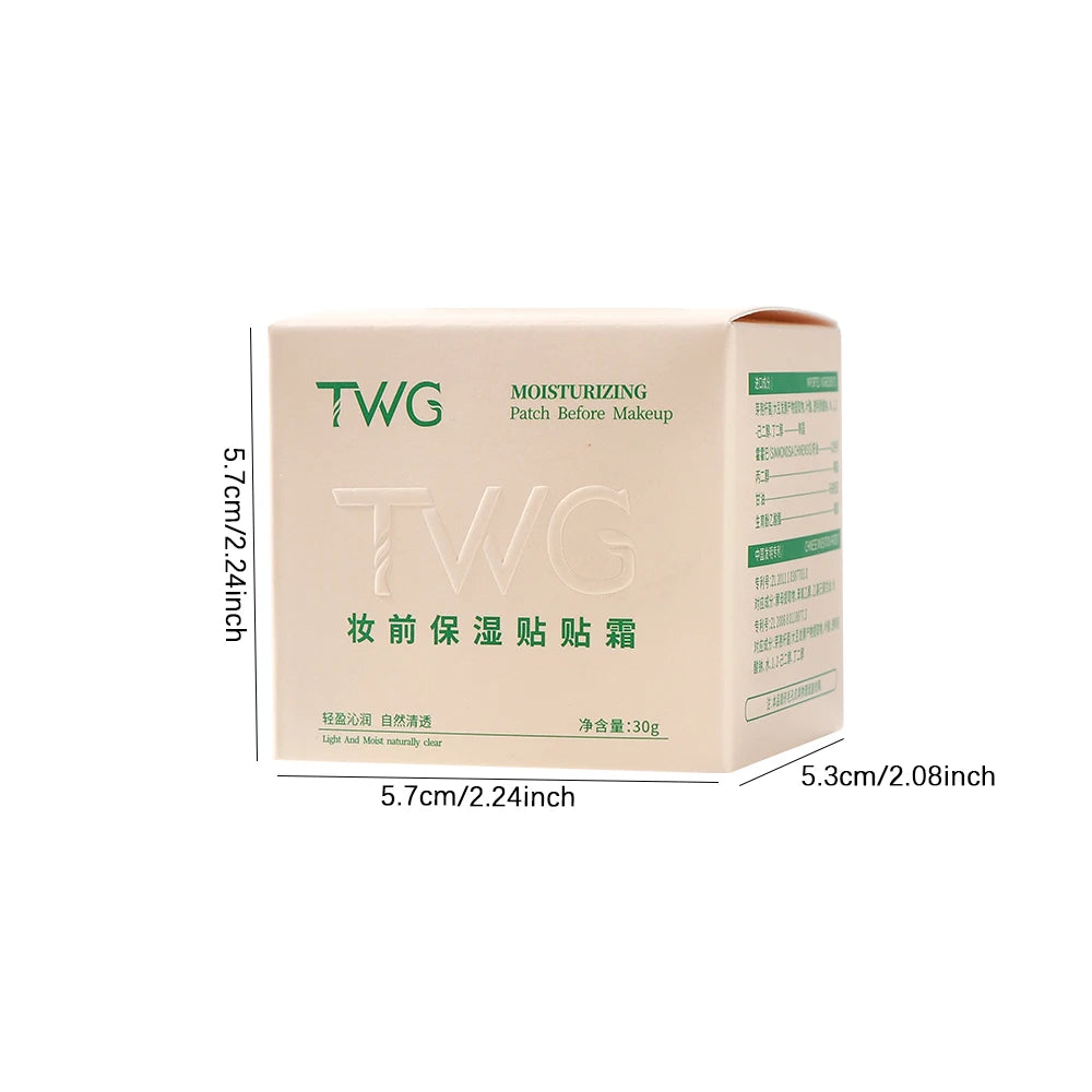 Moisturizing patches and creams before makeup, light and natural, creating a clear and transparent makeup look